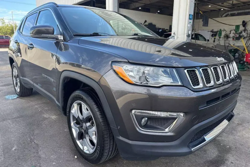 2018 Jeep Compass Limited photo 1