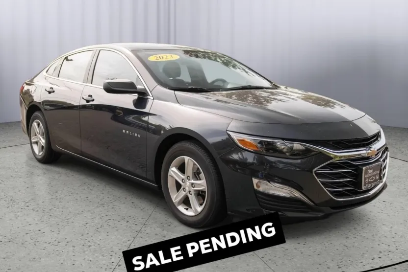 2023 Chevrolet Malibu LS photo 1