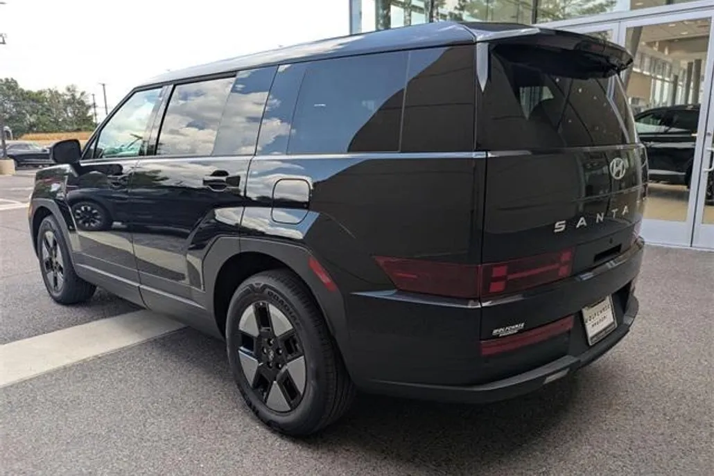2026 Hyundai Santa Fe SE photo 1
