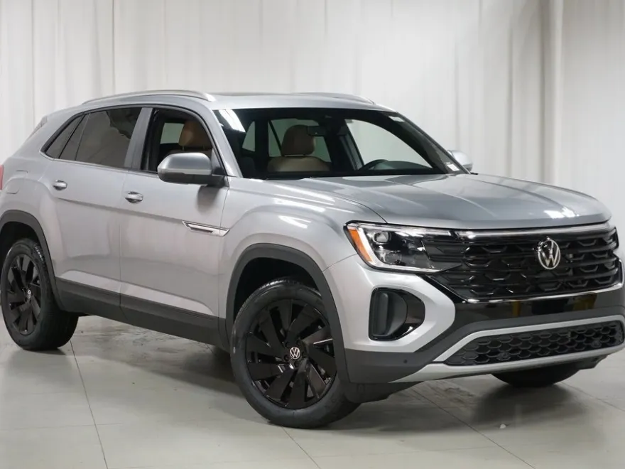 2025 Volkswagen Atlas Cross Sport SE Technology photo 1
