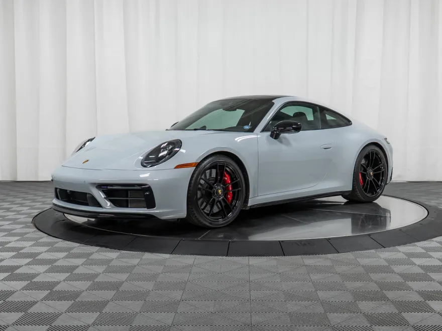 2024 Porsche 911 4 GTS photo 1