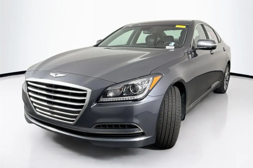 2016 Hyundai Genesis 3.8 photo 1