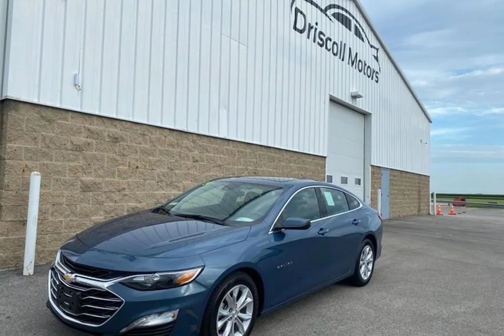 2024 Chevrolet Malibu 1LT photo 1