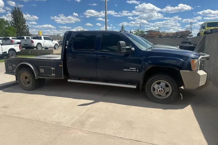 2009 Gmc Sierra 3500 SLT photo 1
