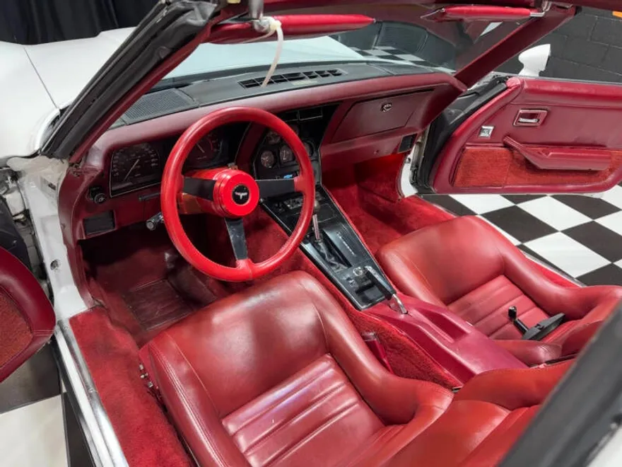1981 Chevrolet Corvette photo 1