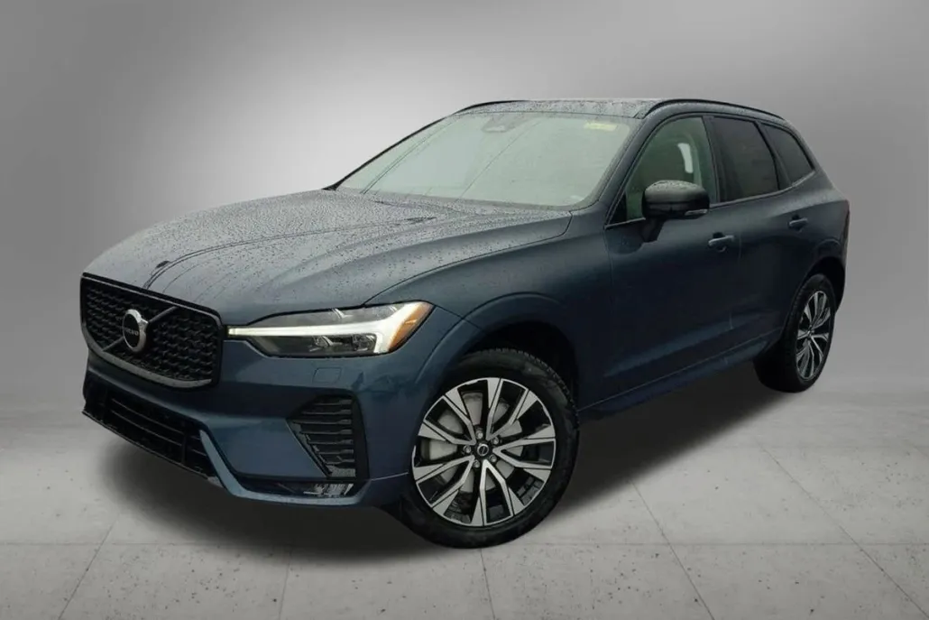 2025 Volvo XC60 Core B5 photo 1