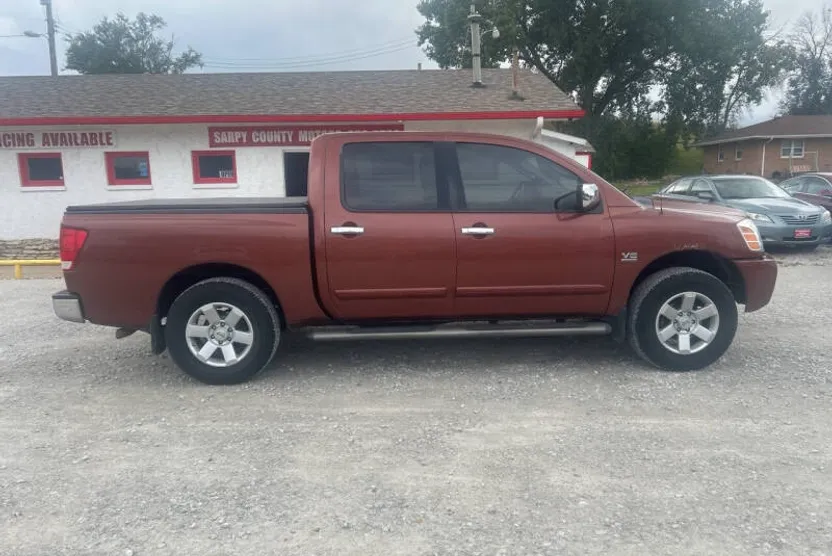 2004 Nissan Titan LE photo 1