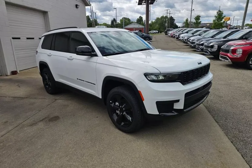 2025 Jeep Grand Cherokee Altitude X photo 1