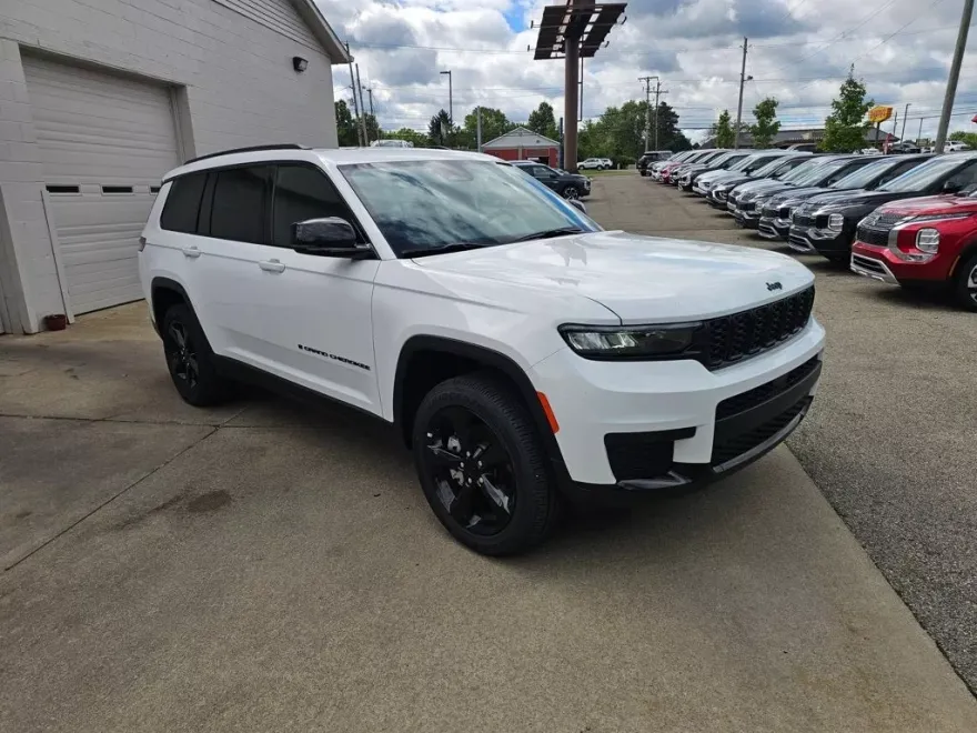 2025 Jeep Grand Cherokee Altitude X photo 1