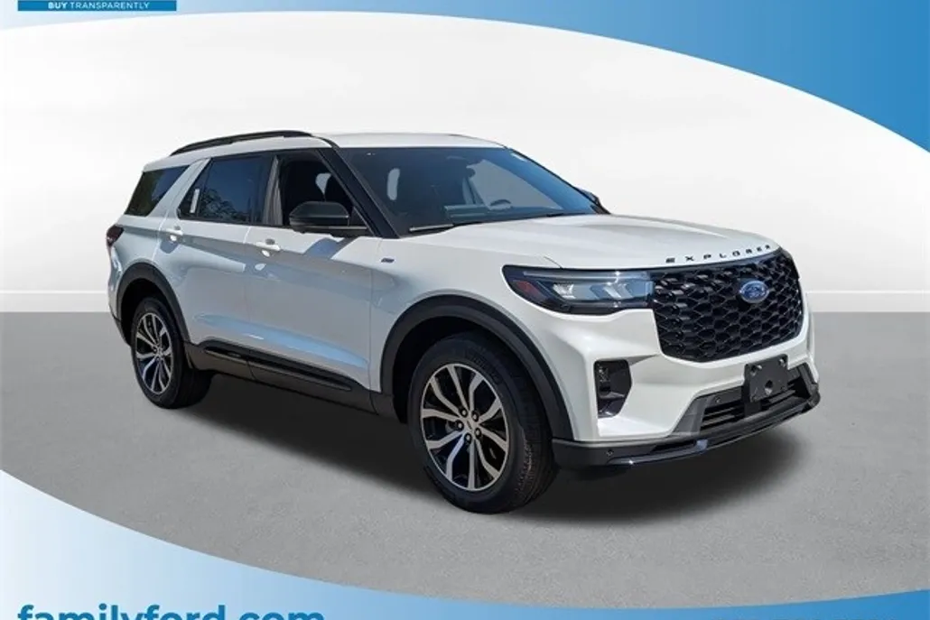 2025 Ford Explorer ST-Line photo 1