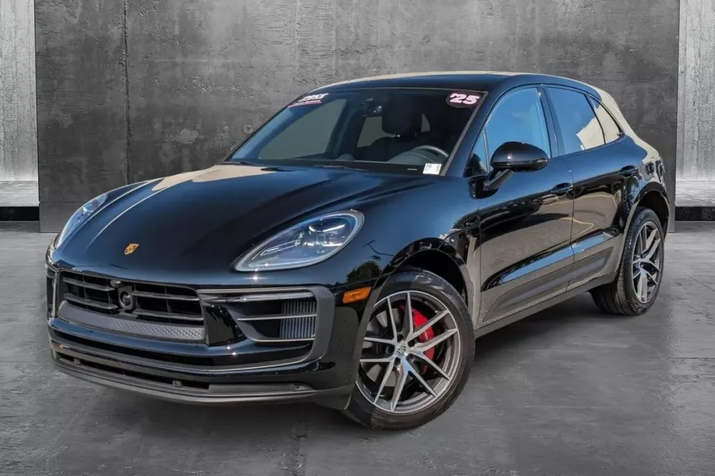 2025 Porsche Macan S photo 1