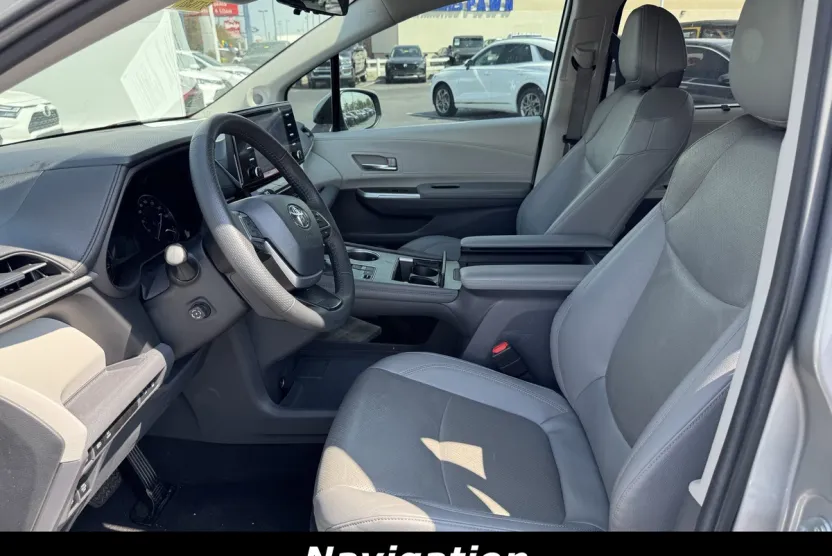 2024 Toyota Sienna Limited photo 1