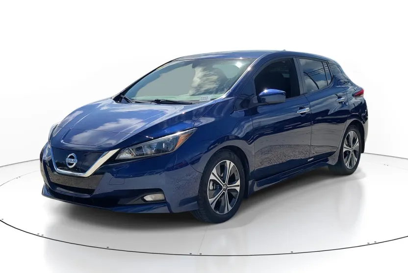 2022 Nissan Leaf SV photo 1