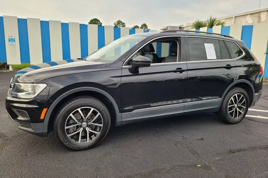 2021 Volkswagen Tiguan SE R-Line Black photo 1