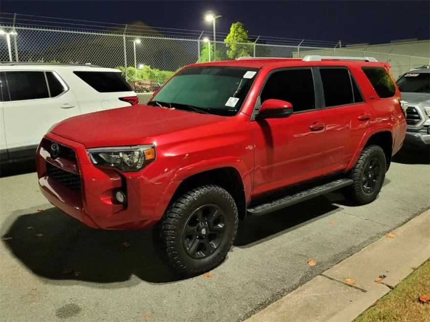 2018 Toyota 4Runner SR5 photo 1