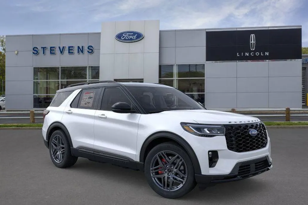 2025 Ford Explorer ST photo 1