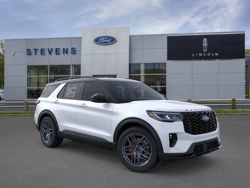 2025 Ford Explorer ST photo 1