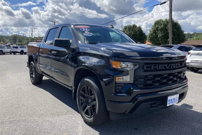 2022 Chevrolet Silverado 1500 Custom photo 1