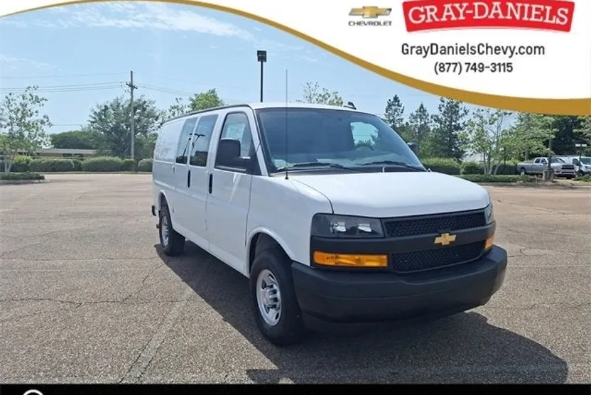 2025 Chevrolet Express 2500 Cargo photo 1