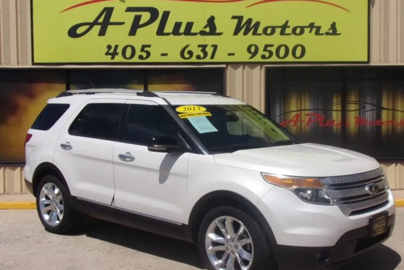 2013 Ford Explorer XLT photo 1