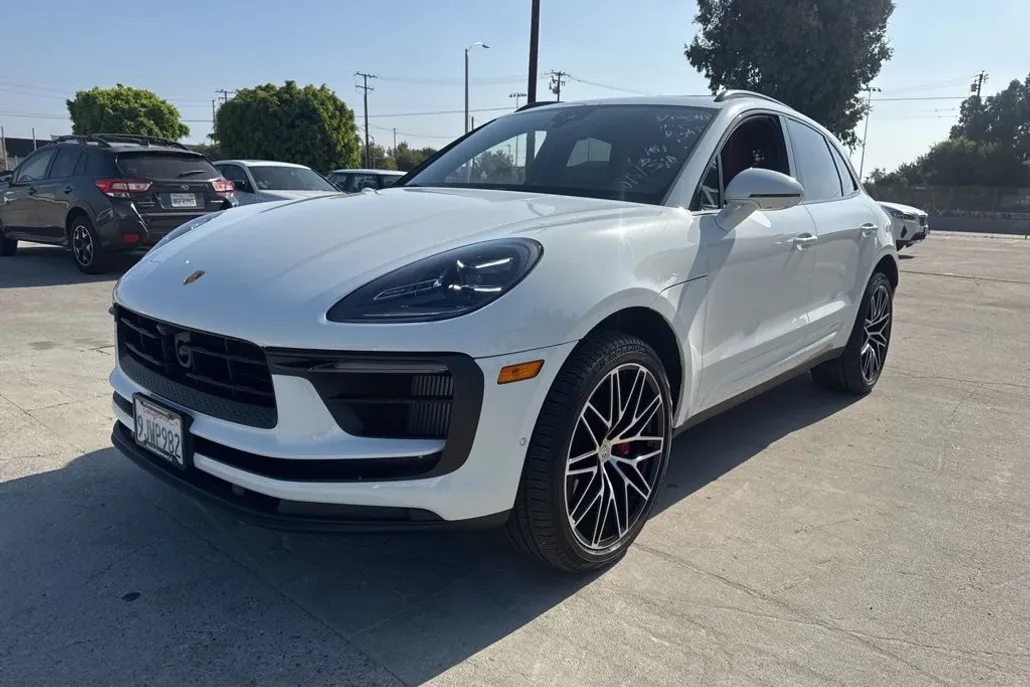 2024 Porsche Macan S photo 1