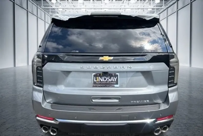 2025 Chevrolet Suburban Premier photo 1