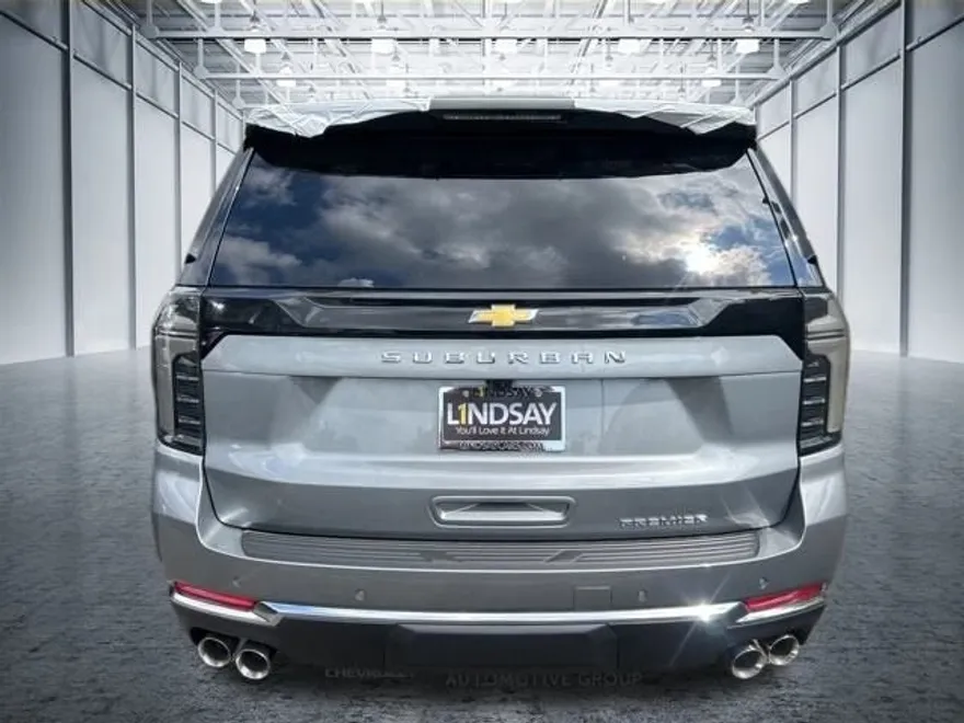 2025 Chevrolet Suburban Premier photo 1
