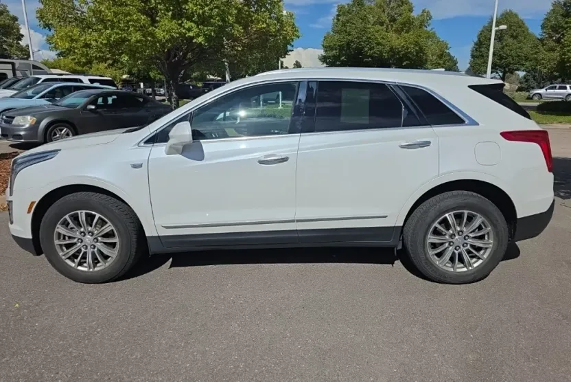 2017 Cadillac XT5 Luxury photo 1