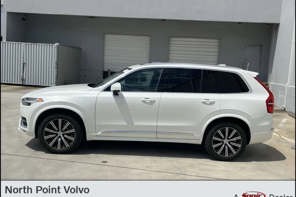2024 Volvo XC90 B5 AWD Core photo 1
