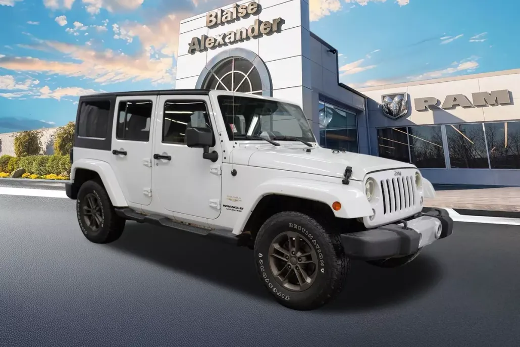 2015 Jeep Wrangler Unlimited Sahara photo 1