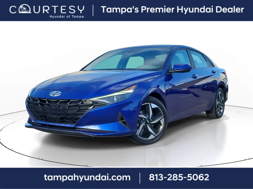 2023 Hyundai Elantra SEL photo 1