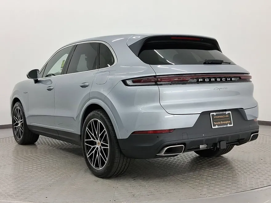 2026 Porsche Cayenne E-Hybrid photo 1