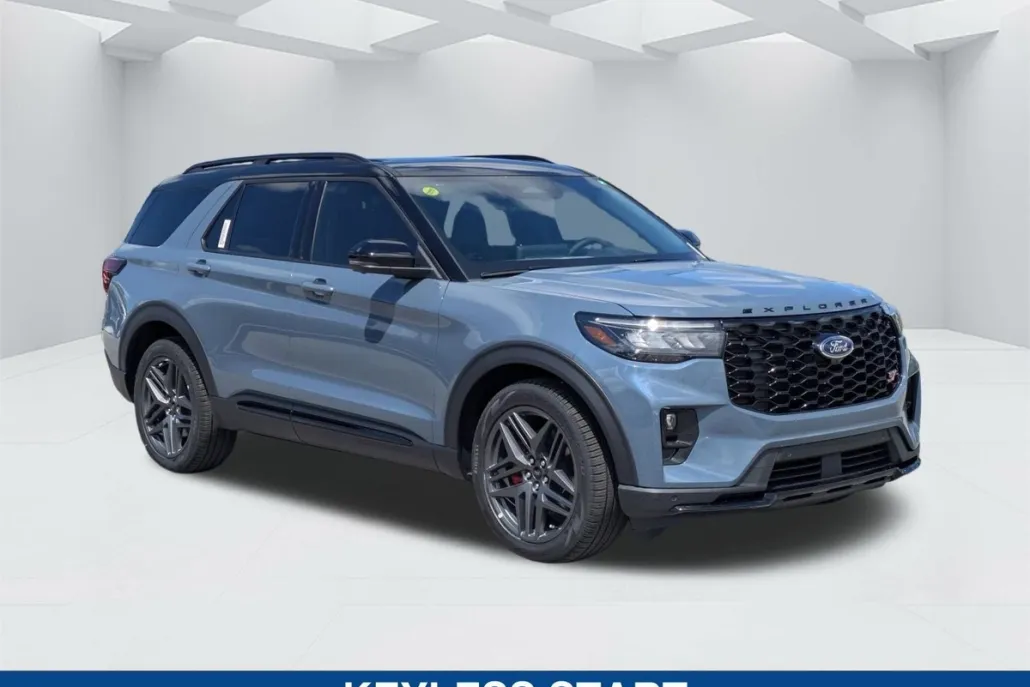 2025 Ford Explorer ST photo 1