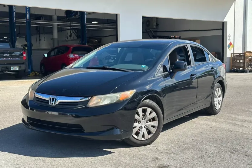 2012 Honda Civic LX photo 1