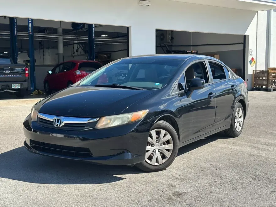 2012 Honda Civic LX photo 1