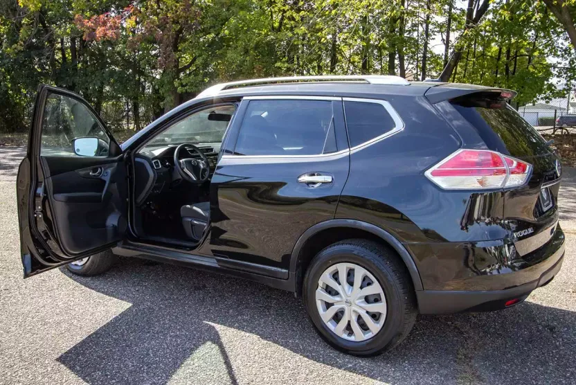 2016 Nissan Rogue S photo 1