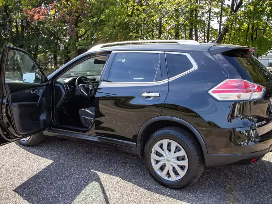 2016 Nissan Rogue S photo 1
