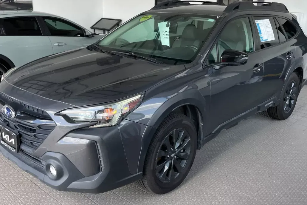 2023 Subaru Outback Onyx Edition photo 1