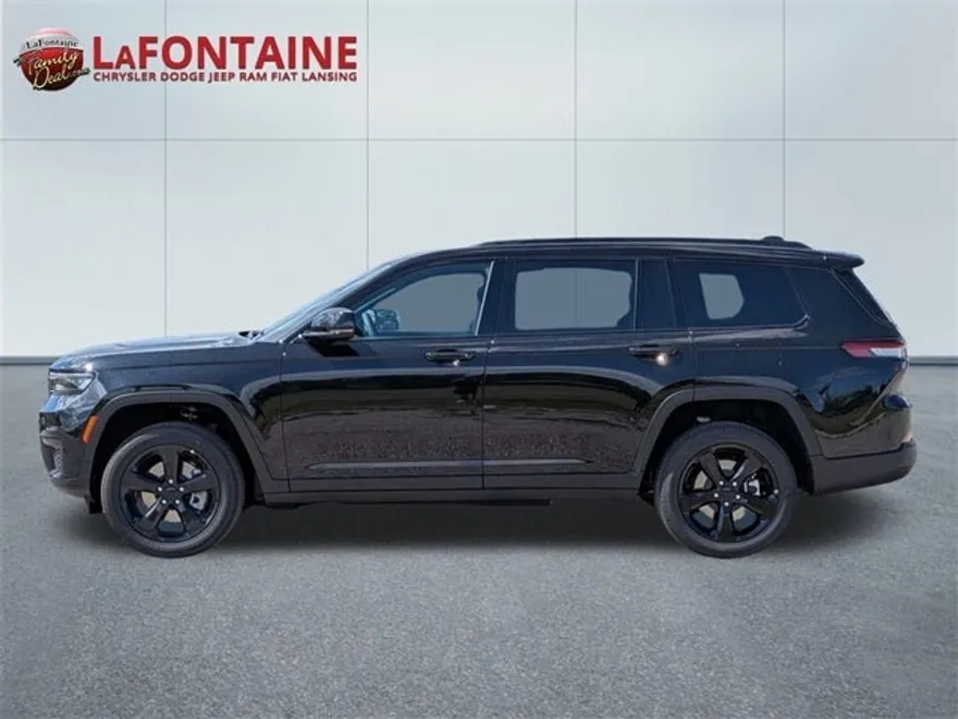 2025 Jeep Grand Cherokee Altitude photo 1