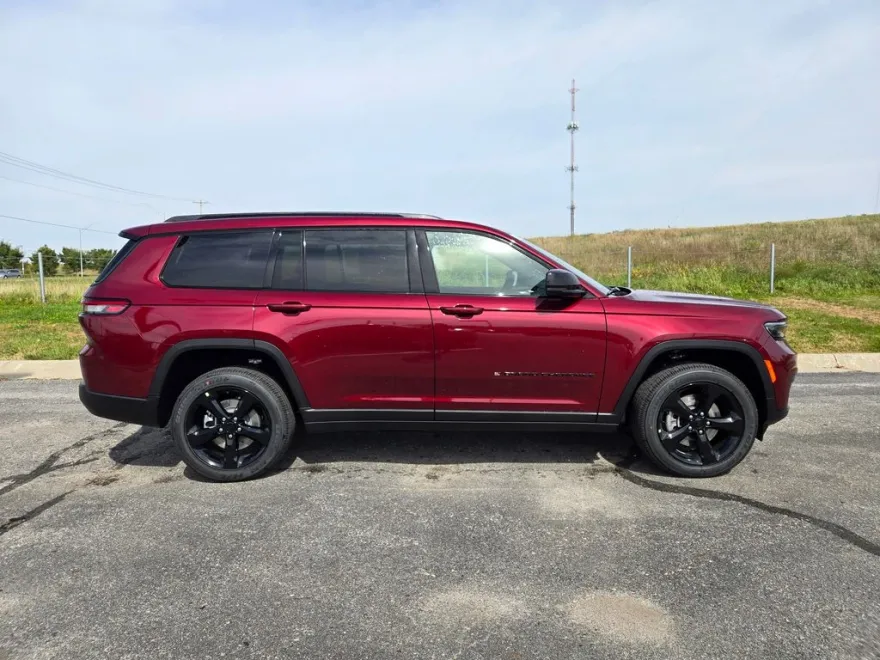 2025 Jeep Grand Cherokee Altitude X photo 1