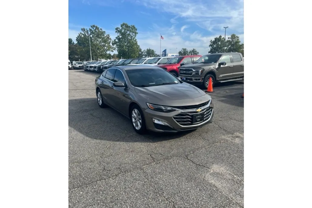 2020 Chevrolet Malibu 1LT photo 1