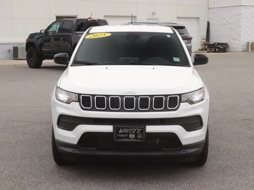 2025 Jeep Compass Sport photo 1