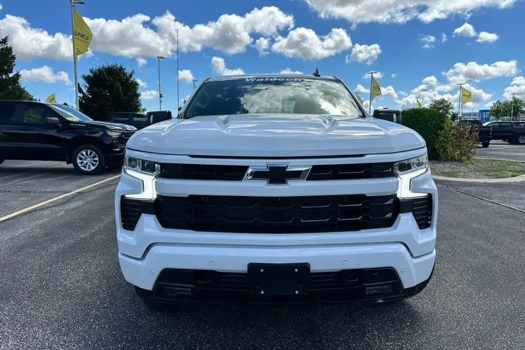 2025 Chevrolet Silverado 1500 RST photo 1
