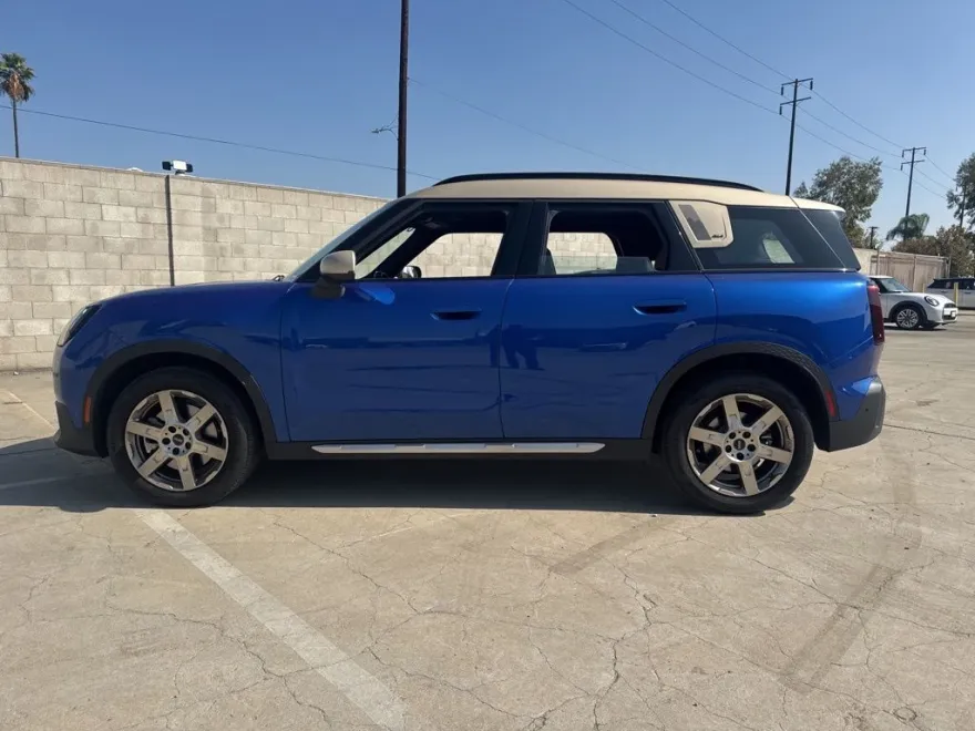 2025 Mini Cooper S ALL4 photo 1