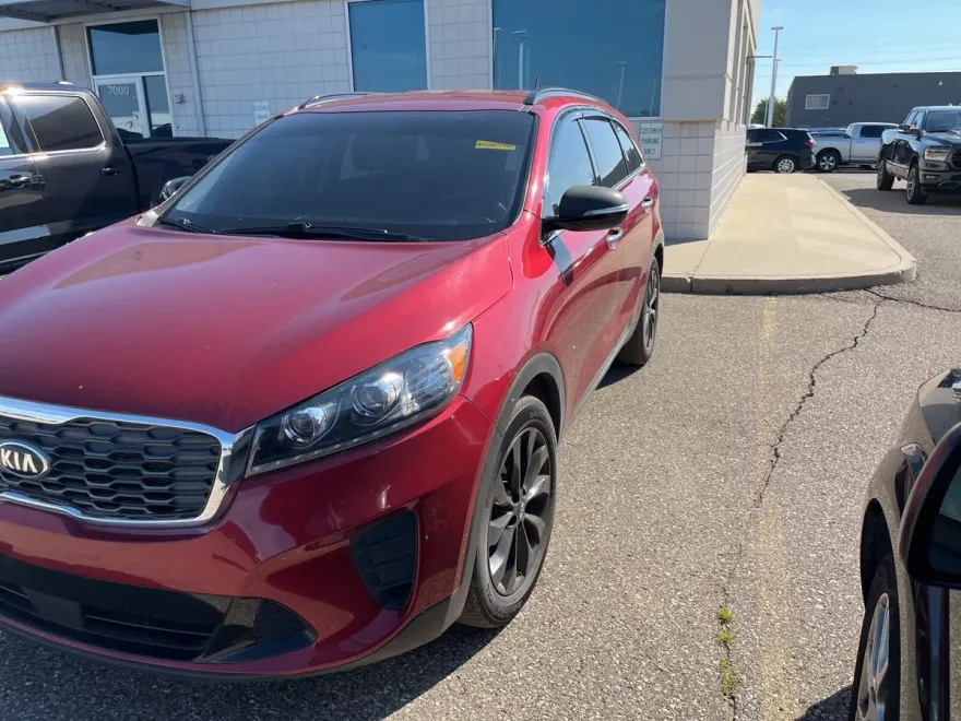 2020 Kia Sorento S photo 1