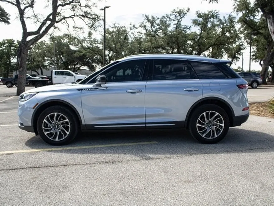 2022 Lincoln Corsair Standard photo 1