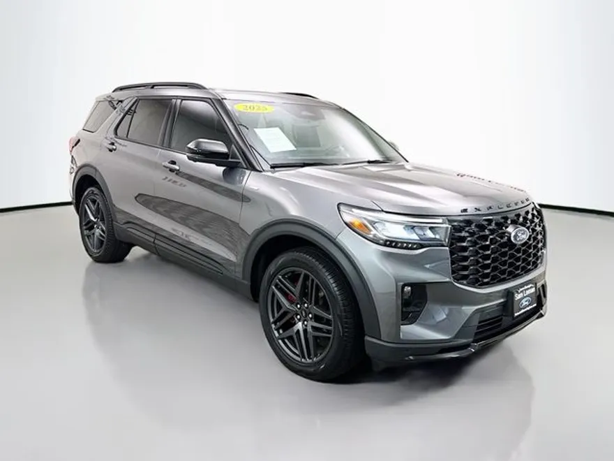 2025 Ford Explorer ST-Line photo 1