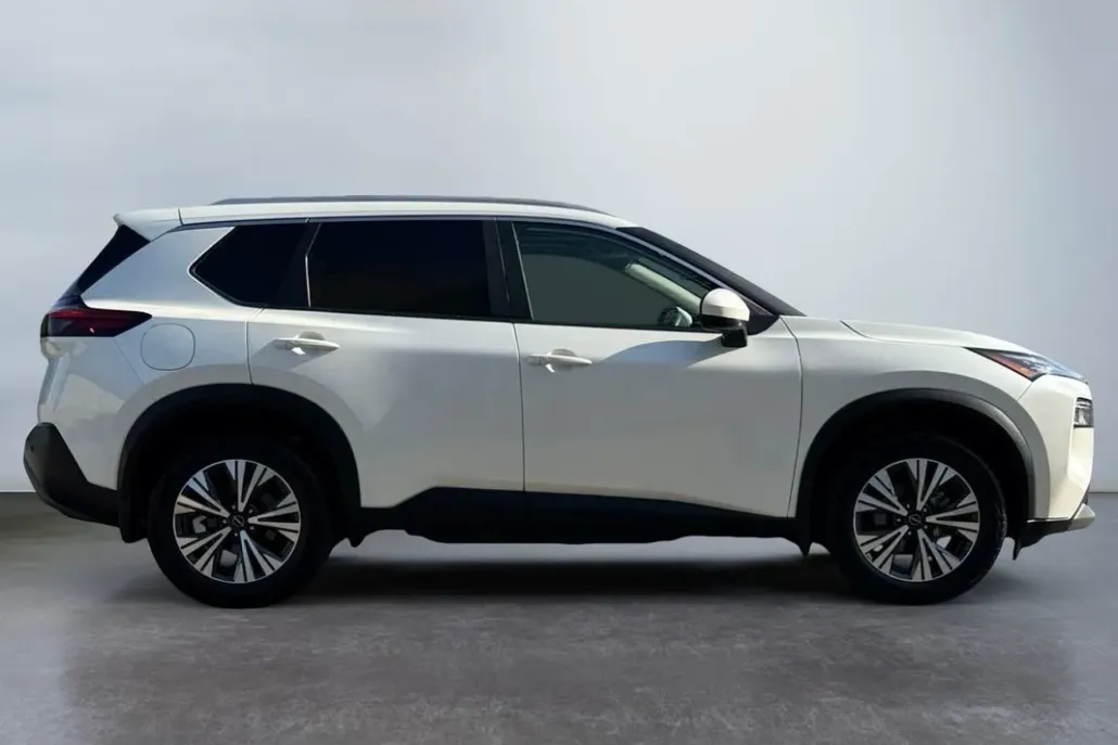 2023 Nissan Rogue SV photo 1