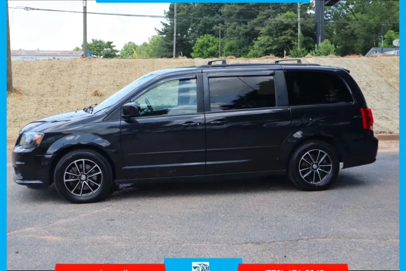 2017 Dodge Grand Caravan GT photo 1