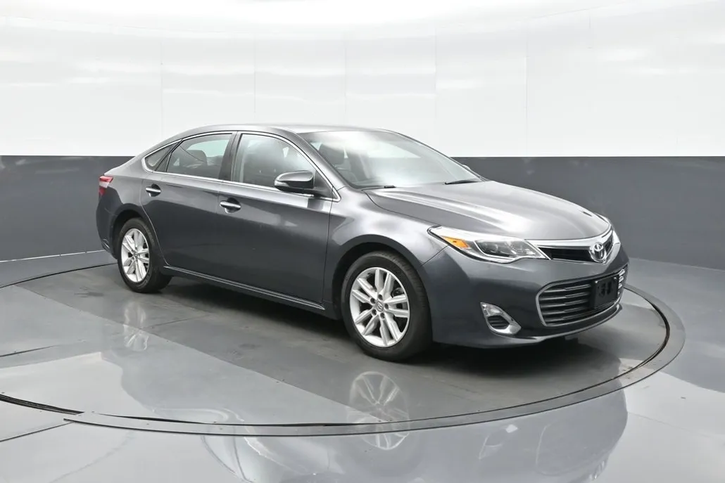 2014 Toyota Avalon XLE photo 1